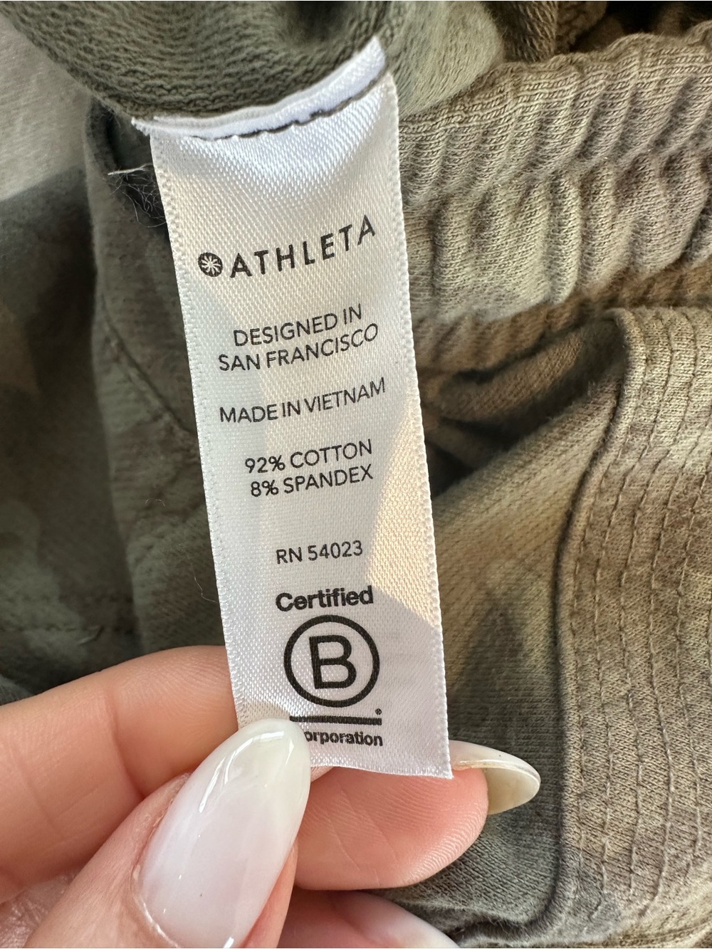 Athleta Farallon Stratum Camo Bermuda shorts in a Laurel Olive Camo - Picture 10 of 10